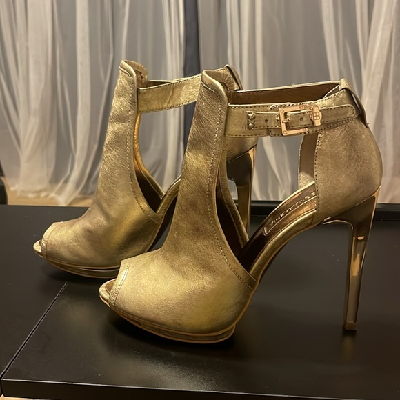 BCBGMaxAzria Gold, Open Toe, Booties! - Picture 2 of 4